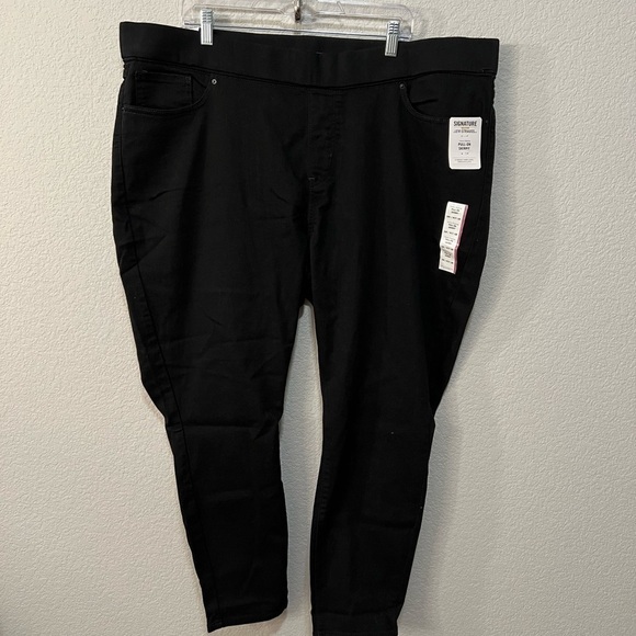 NWT Levi’s Pull On Skinny size 24s (37X28) - Picture 1 of 6